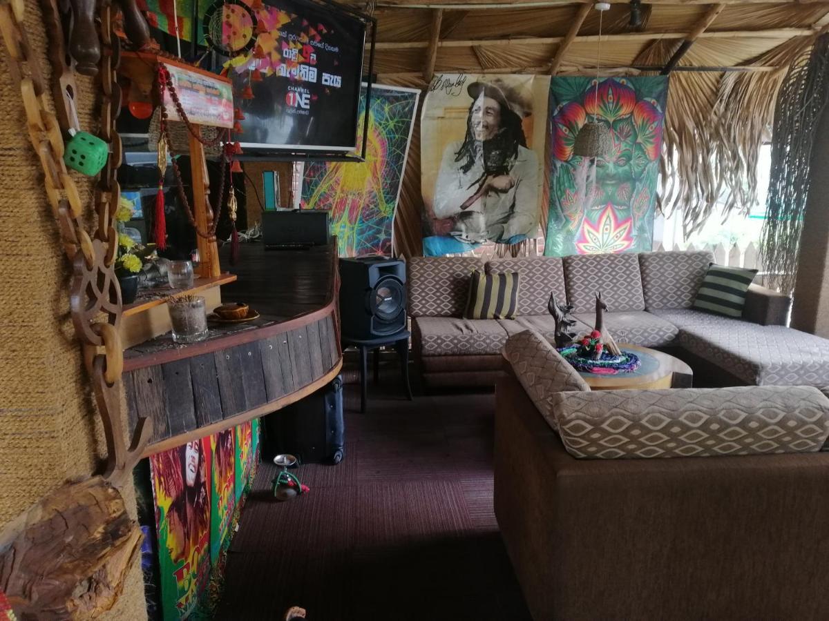 Tiki bar hostel ella Eksteriør bilde